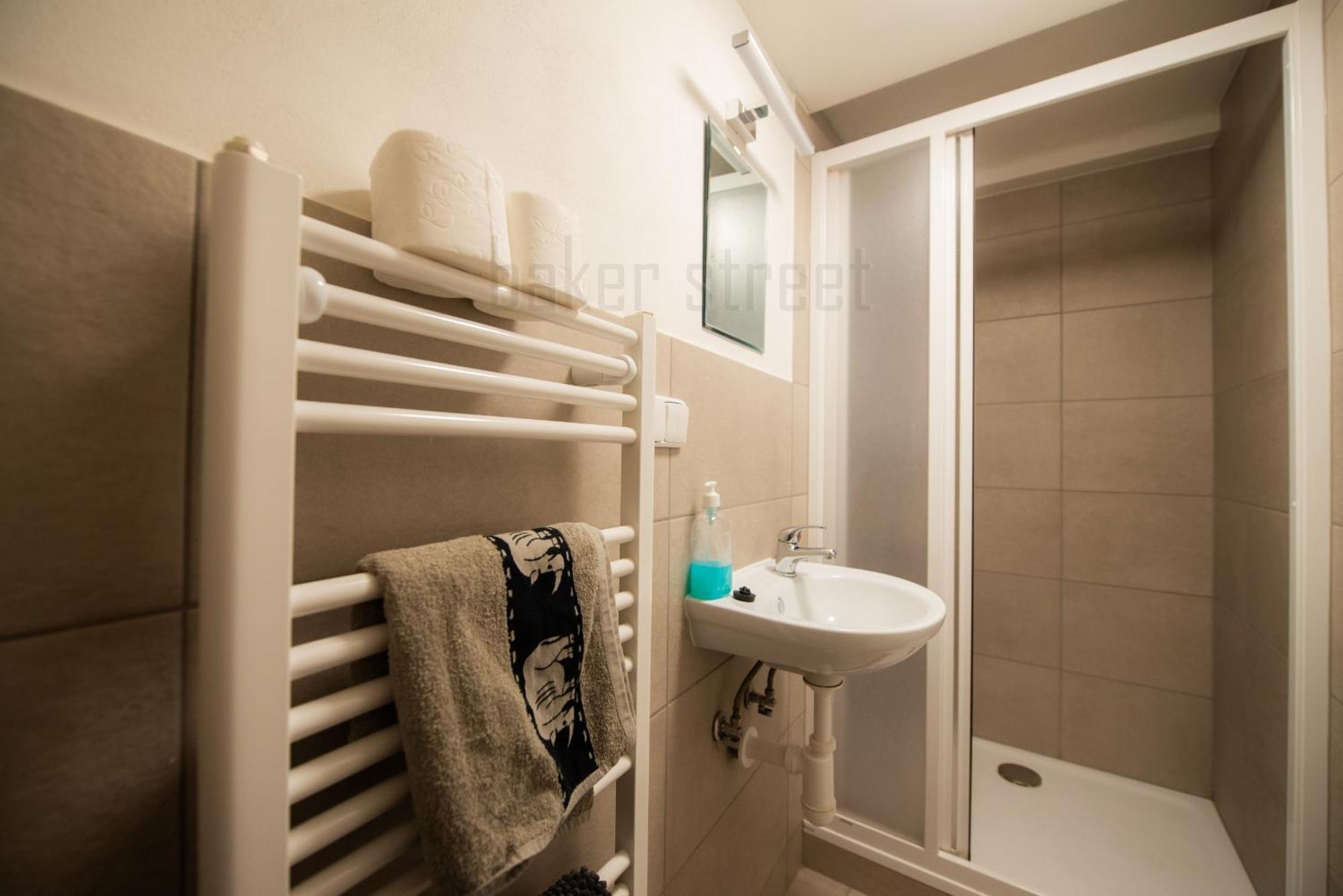 Storey Apartment Close To Metro Palmovka Praga Exterior foto